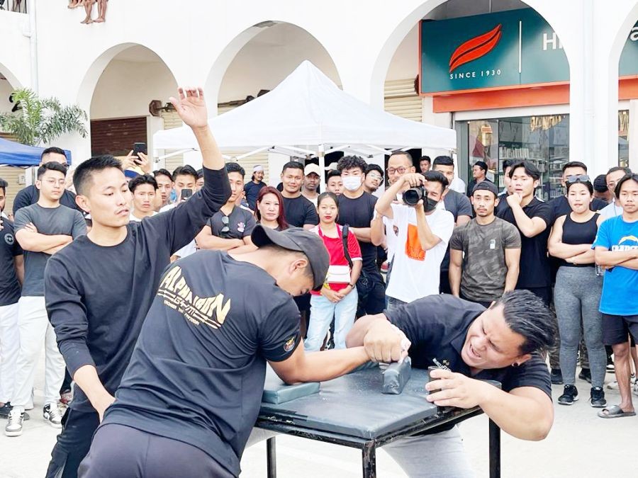 An arm wrestling match during the 7th edition of the Nagaland Street Fitness which was held at Chümoukedima on April 8. (Morung Photo)     